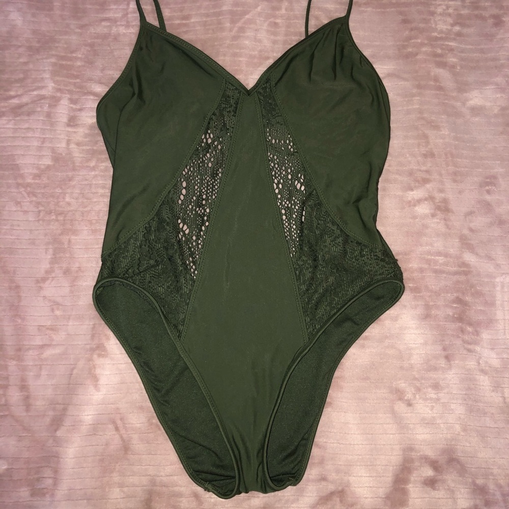 One piece swim suit